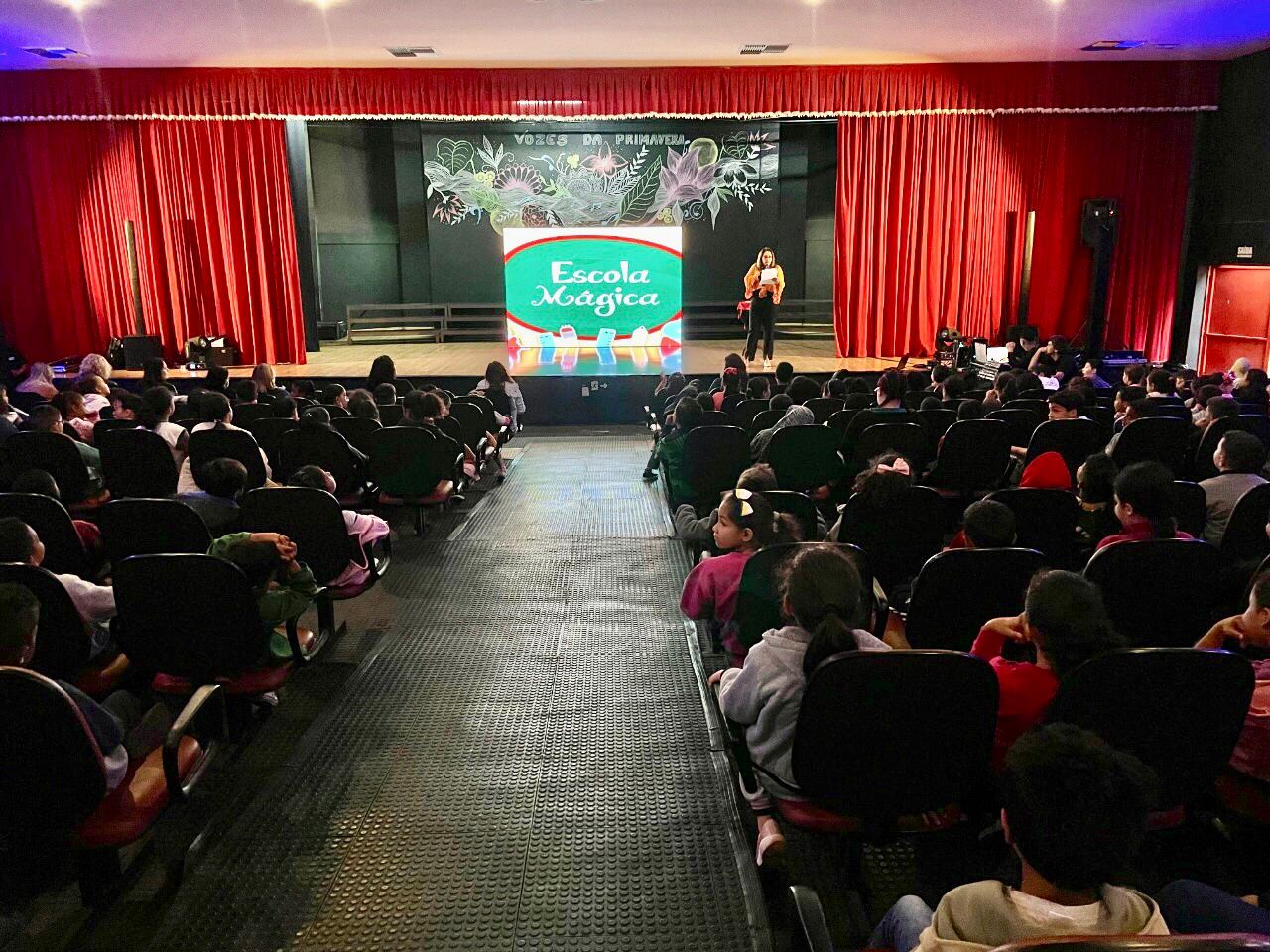 Educação de Cosmópolis promove Programa Escola Mágica