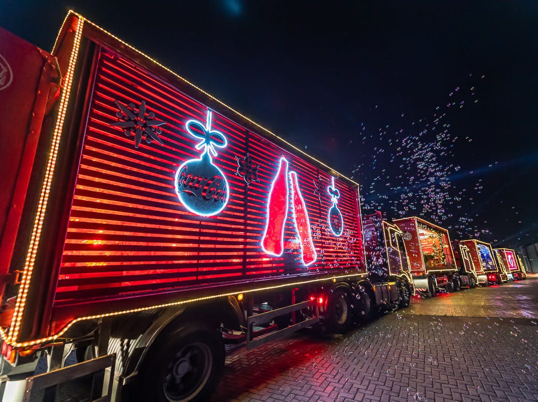 Caravana Iluminada de Natal da Coca-Cola FEMSA Brasil desfila em Cosmópolis  nesta quinta-feira